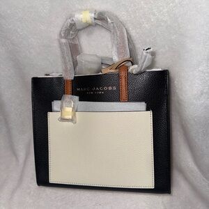 Marc Jacobs COLORBLOCK MINI GRIND
TOTE-NWT